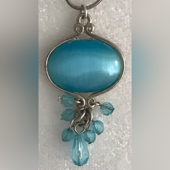 Costume Jewelry Chain And Pendant - Picture 3 of 3